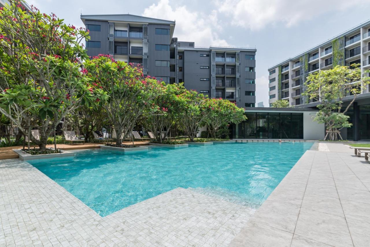 Blossom Sathorn By Plearn Apartment Bangkok Exterior photo