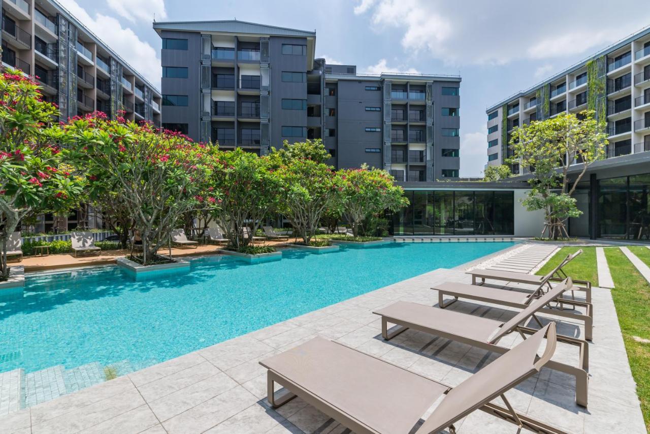 Blossom Sathorn By Plearn Apartment Bangkok Exterior photo