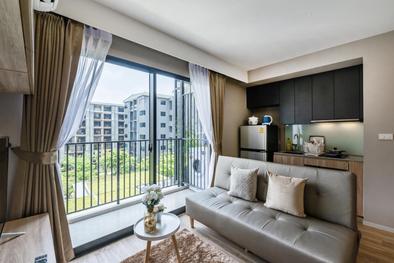 Blossom Sathorn By Plearn Apartment Bangkok Exterior photo
