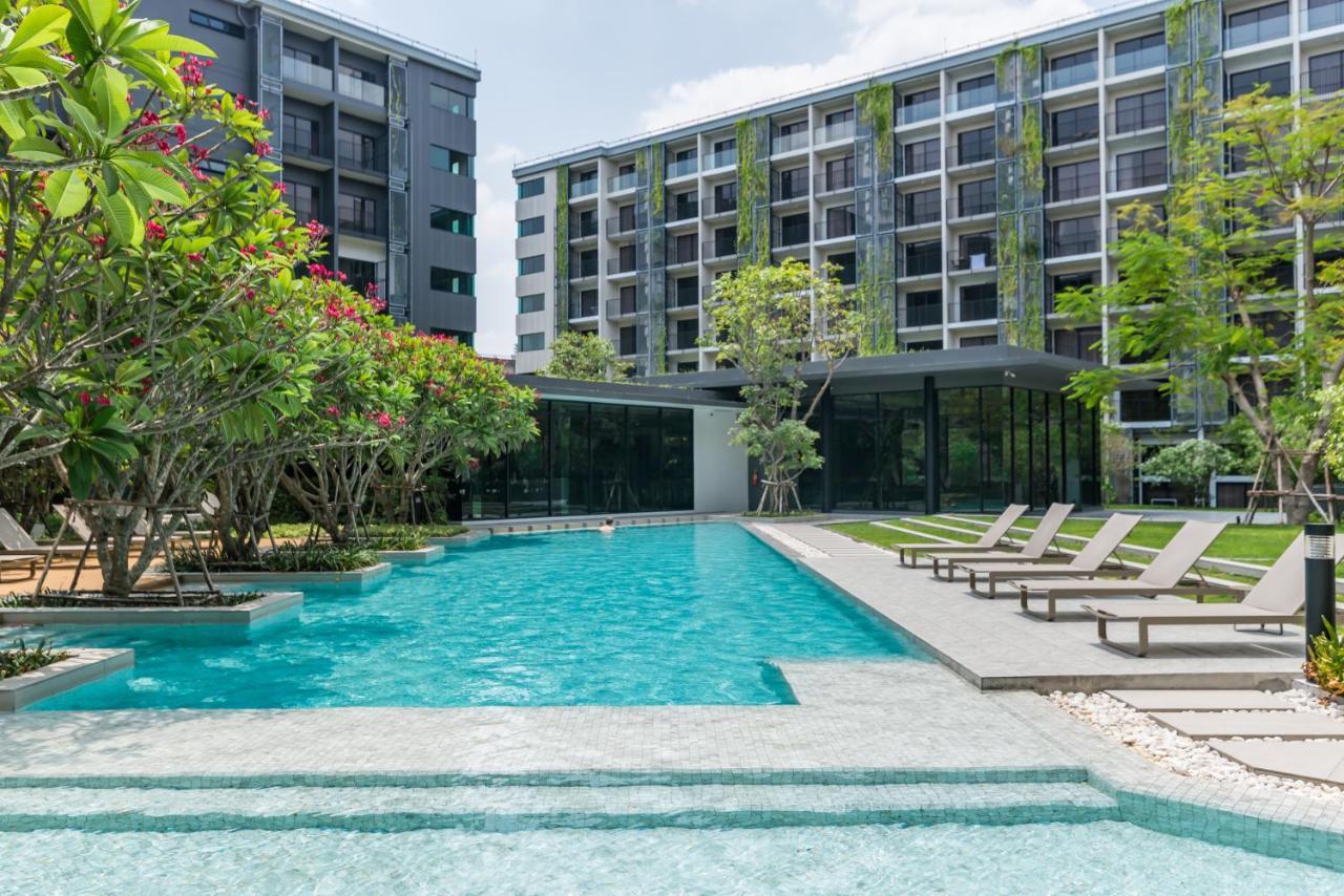 Blossom Sathorn By Plearn Apartment Bangkok Exterior photo