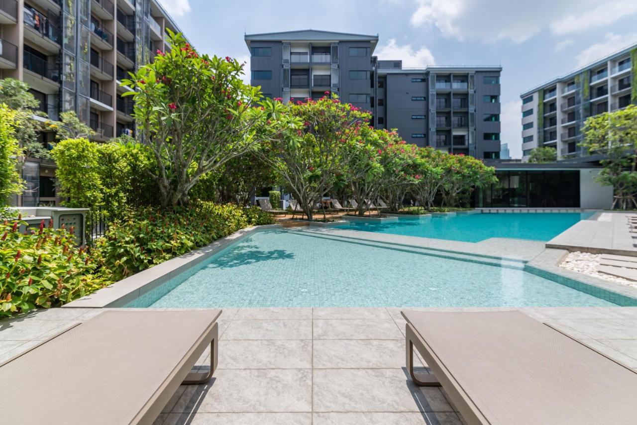 Blossom Sathorn By Plearn Apartment Bangkok Exterior photo
