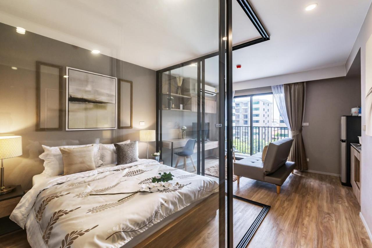 Blossom Sathorn By Plearn Apartment Bangkok Exterior photo