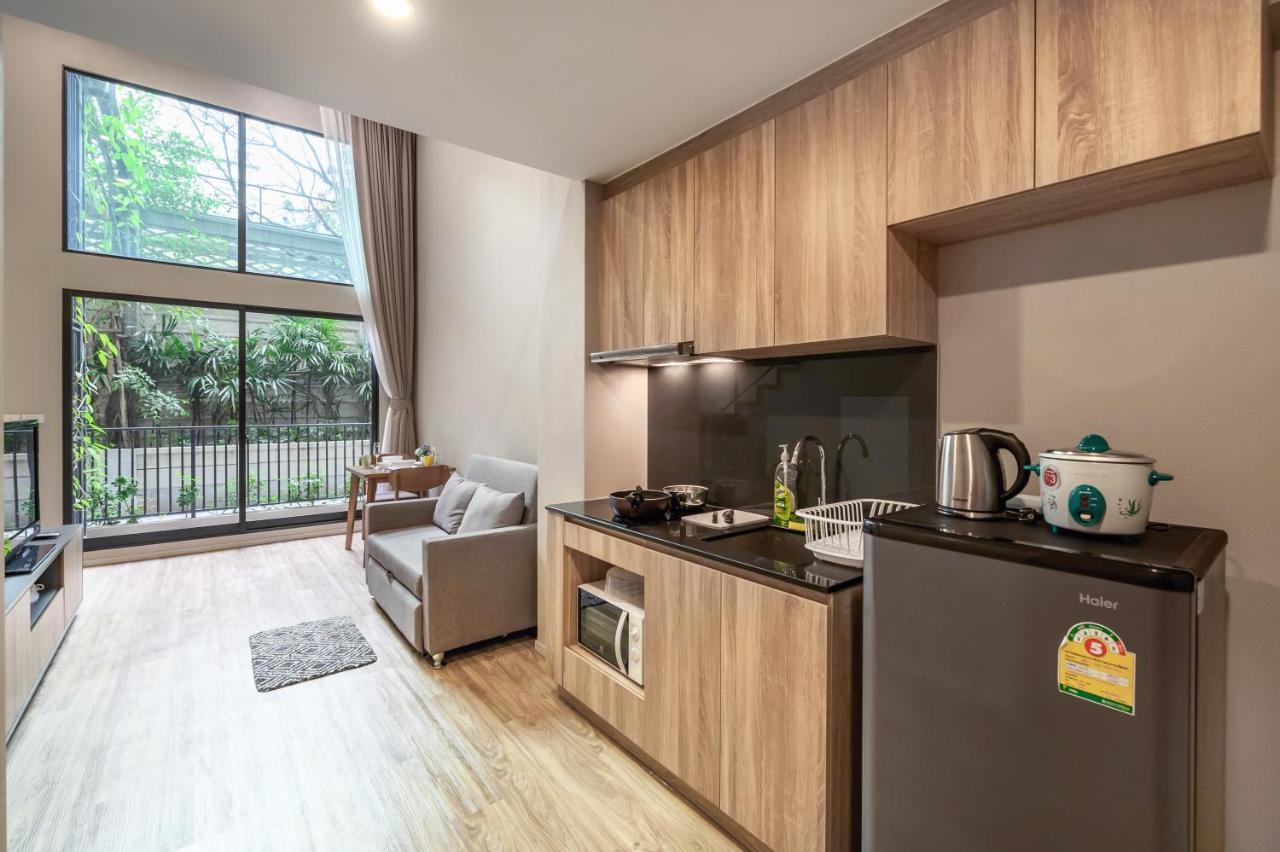 Blossom Sathorn By Plearn Apartment Bangkok Exterior photo