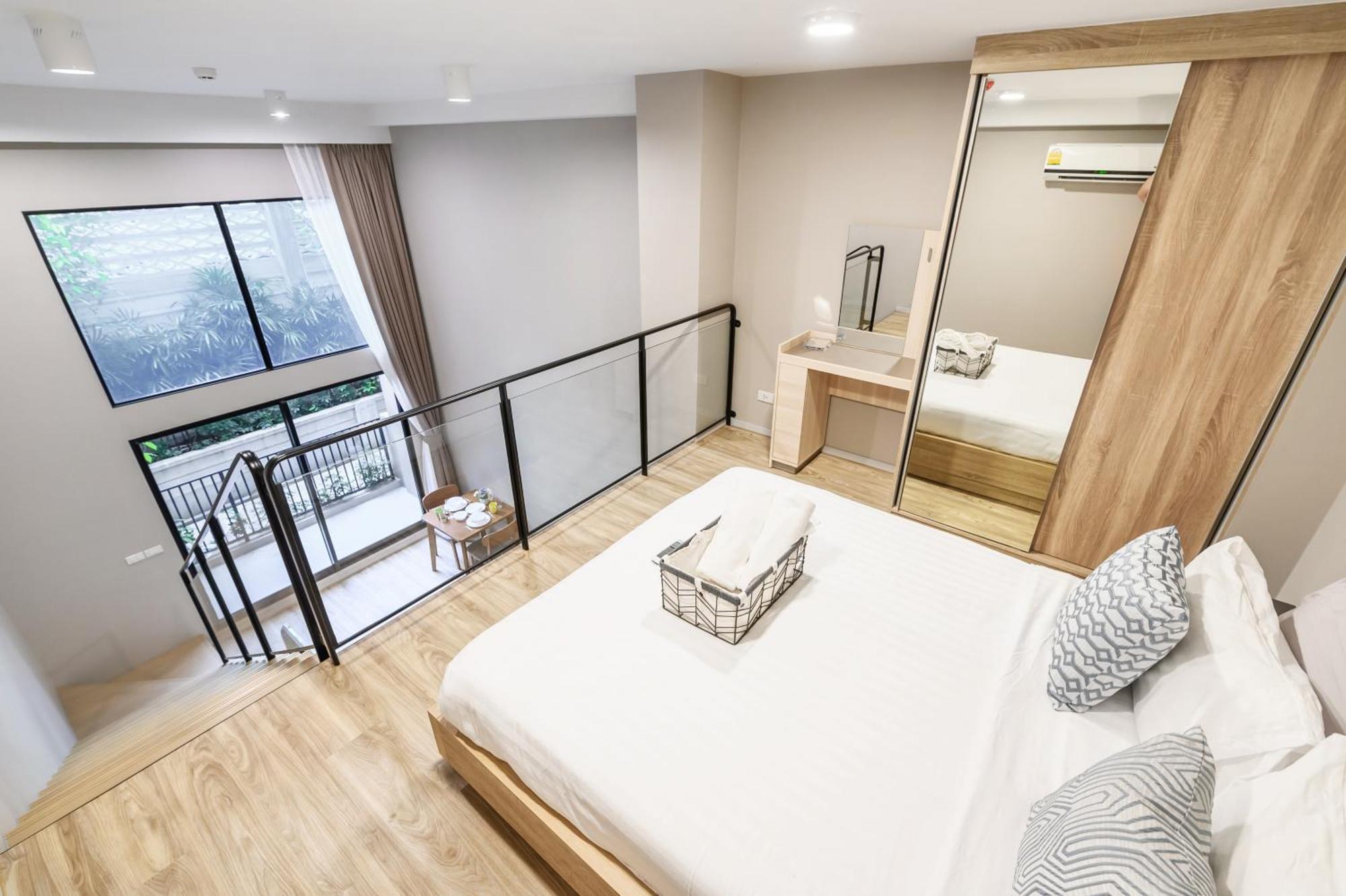 Blossom Sathorn By Plearn Apartment Bangkok Room photo